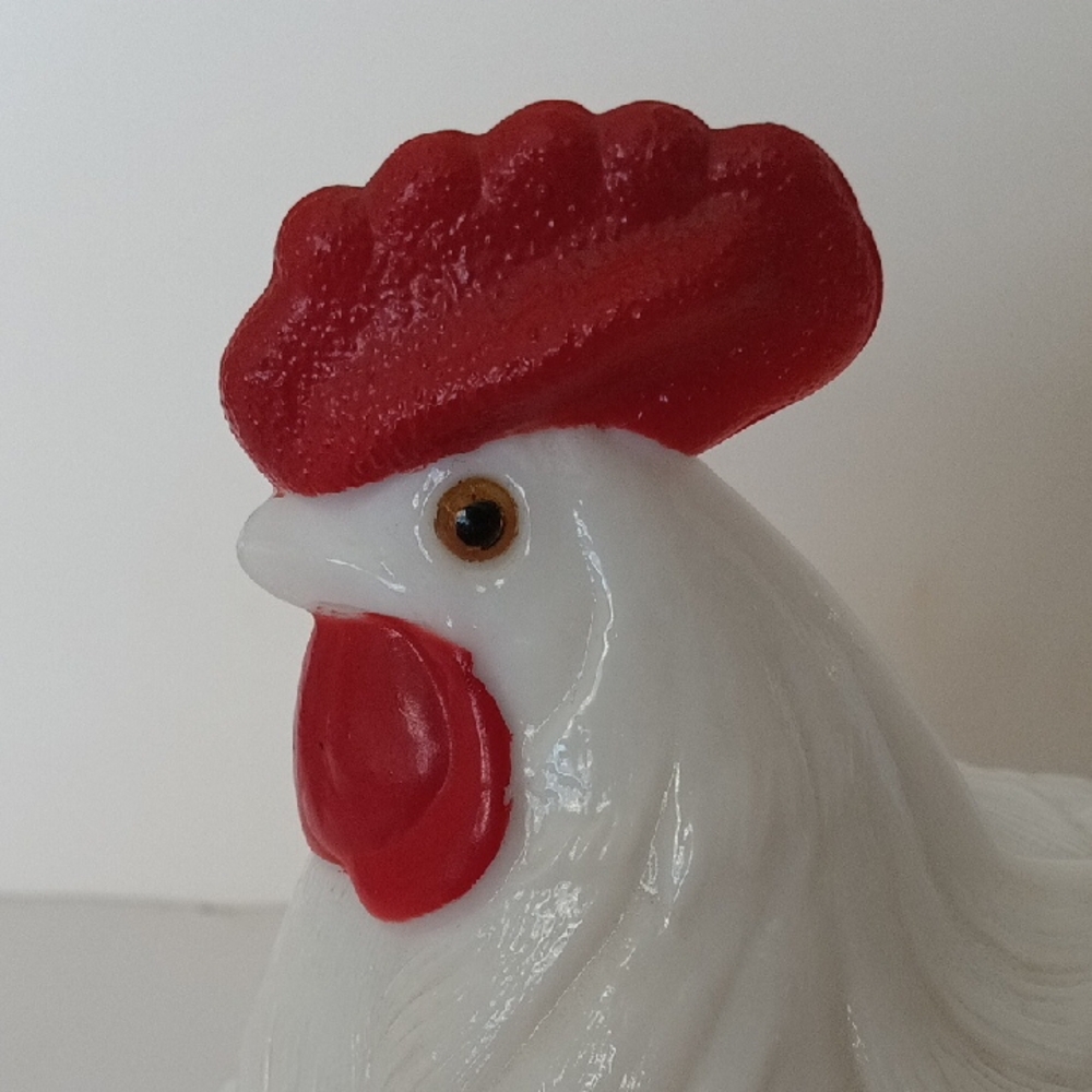 Vintage Westmoreland White Milk Glass Rooster "Big Daddy" Styled Like Hen On Nes - Picture 2 of 11